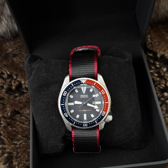 Rare! Seiko Adult/Unisex “Pepsi” Dive Automatic Watch 38mm - Picture 2 of 13